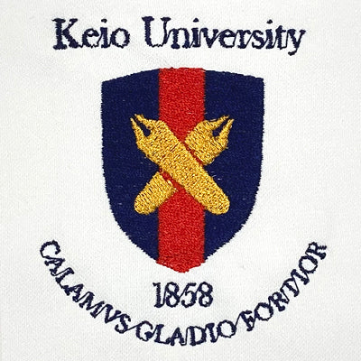 白衣とスクラブのロゴ刺繍 慶應義塾医学部付属病院